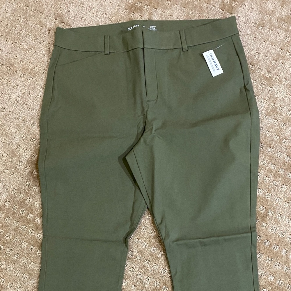 Old Navy High-Rise Pixie Pants (NWT)